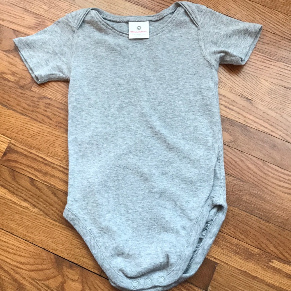 💕3 for $15💕 Gray Hanna Andersson Onesie
